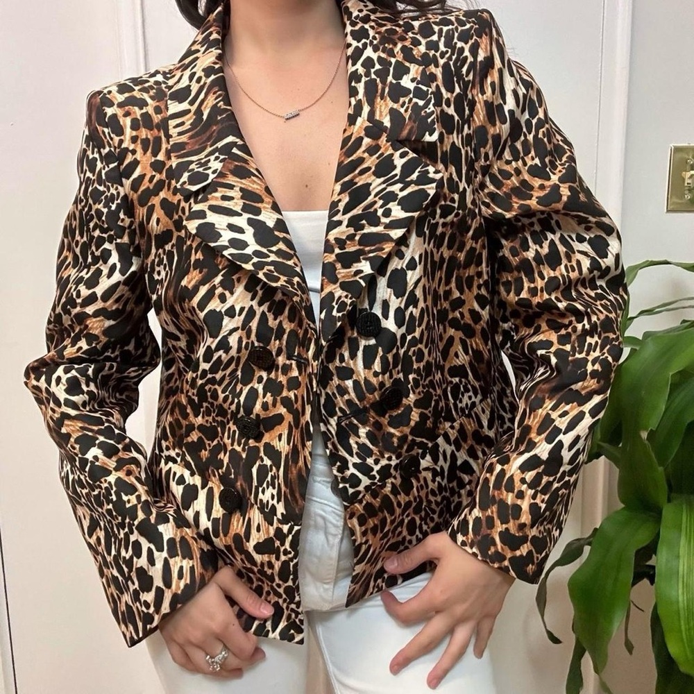 Stylish Leopard Print Blazer - image 2